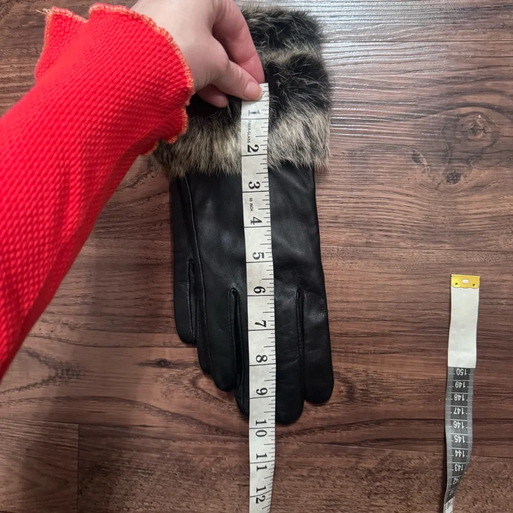 Alexandra Bartlett Black Leather Gloves with Rabbit Fur Trim